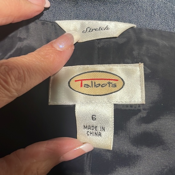 Talbots Dark denim blazer. Great jacket for all seasons. - Picture 6 of 8